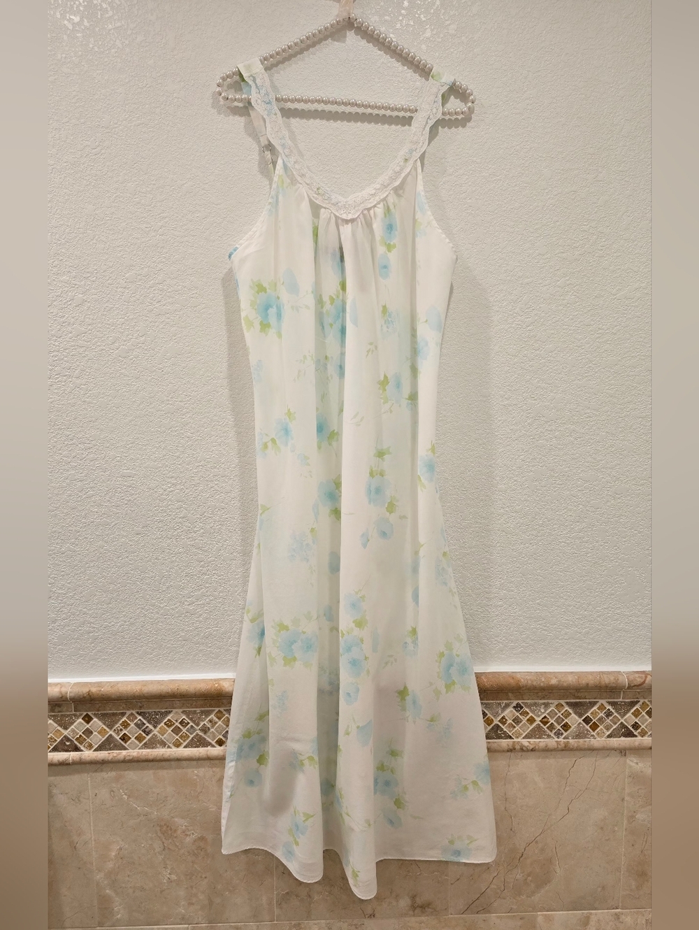 Jones New York Vintage 90s white Blue Floral cotton nightgown V-neckline lace M - Picture 1 of 5